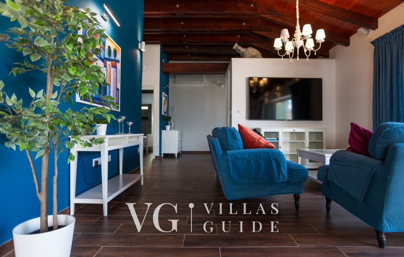 Vila Roselina beachfront&pool&whirpool&petfriendly Living room