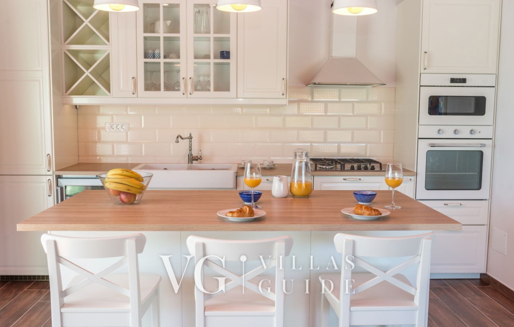 Vila Roselina beachfront&pool&whirpool&petfriendly