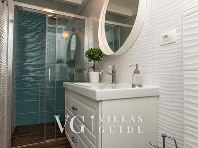 Vila Roselina beachfront&pool&whirpool&petfriendly Kupaonica