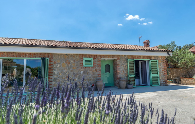 Vila Roselina beachfront&pool&whirpool&petfriendly