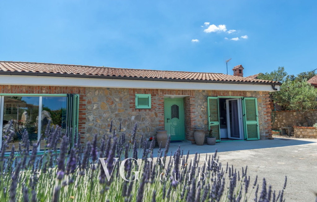 Vila Roselina beachfront&pool&whirpool&petfriendly Dvorište i vanjski dio objekta