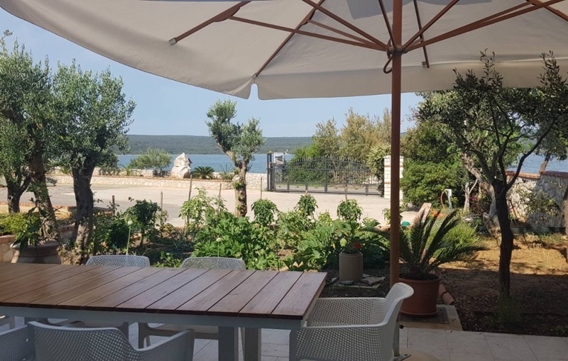 Vila Roselina beachfront&pool&whirpool&petfriendly