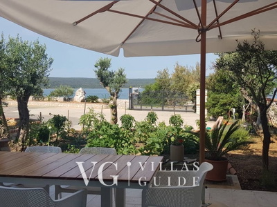 Vila Roselina beachfront&pool&whirpool&petfriendly