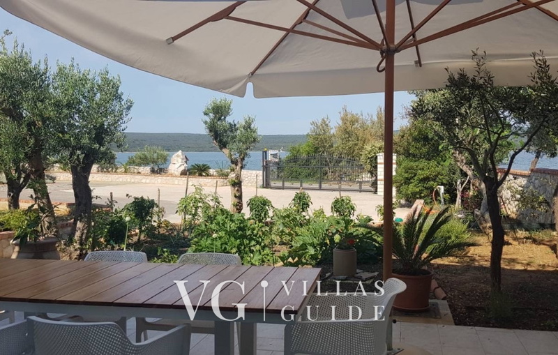 Vila Roselina beachfront&pool&whirpool&petfriendly