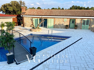 Vila Roselina beachfront&pool&whirpool&petfriendly