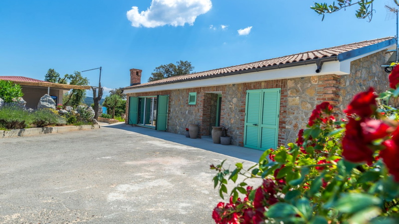 Vila Roselina beachfront&pool&whirpool