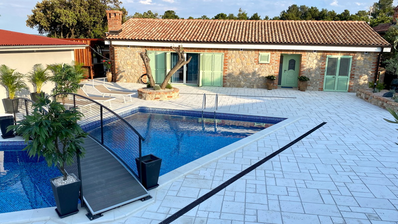 Vila Roselina beachfront&pool&whirpool