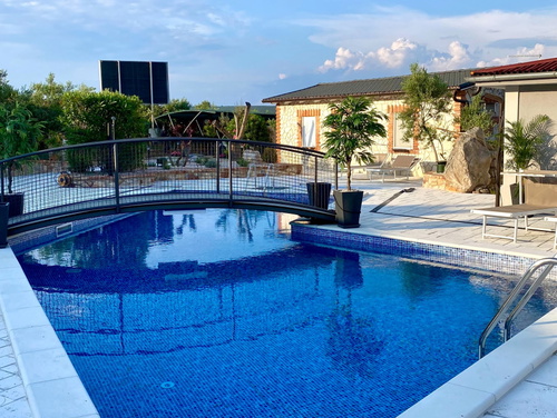 Villa Gabrijela beachfront&pool&whirpool&petfriendly