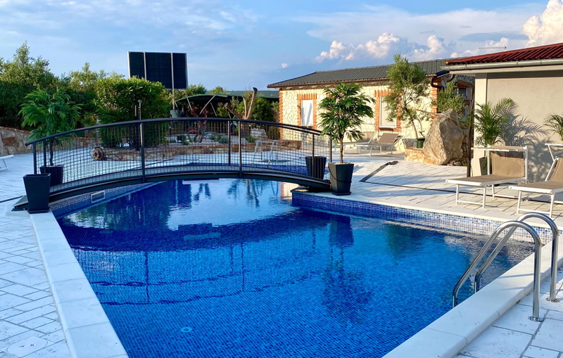 Villa Gabrijela beachfront&pool&whirpool&petfriendly