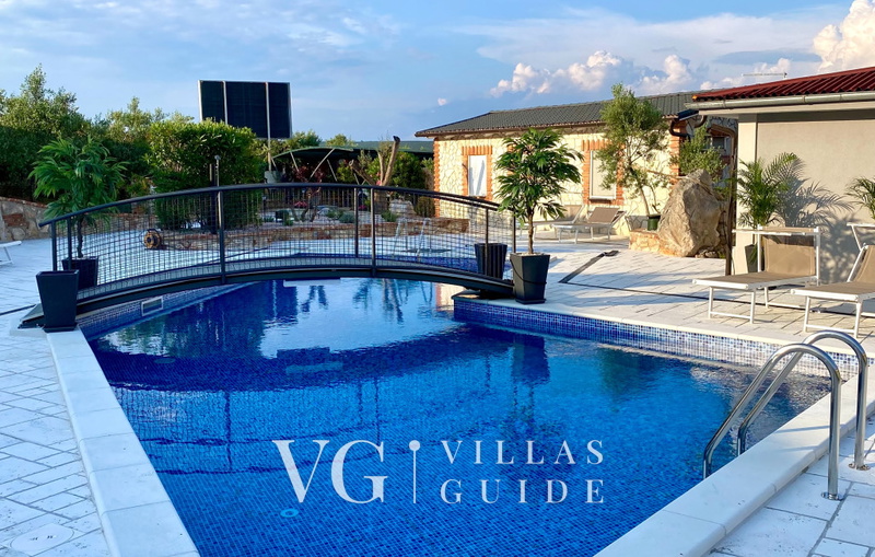 Villa Gabrijela beachfront&pool&whirpool&petfriendly