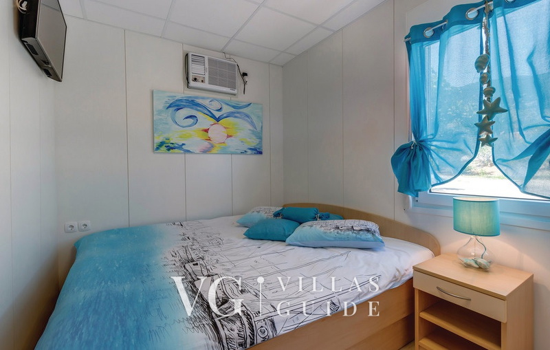 Villa Gabrijela beachfront&pool&whirpool&petfriendly Bedroom