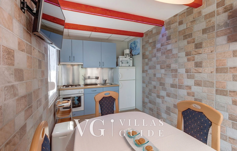 Villa Gabrijela beachfront&pool&whirpool&petfriendly