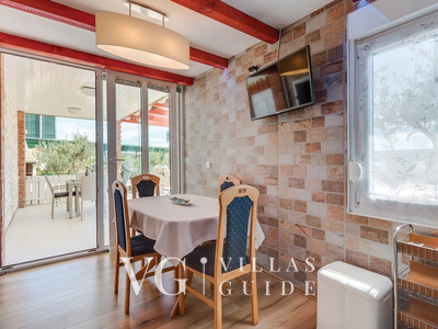 Villa Gabrijela beachfront&pool&whirpool&petfriendly Cucina