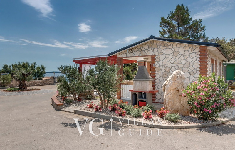 Villa Gabrijela beachfront&pool&whirpool&petfriendly