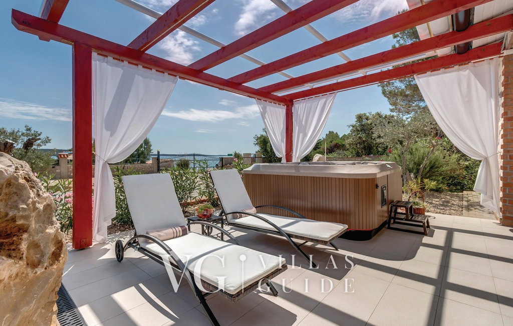 Villa Gabrijela beachfront&pool&whirpool&petfriendly Contenuto aggiuntivo