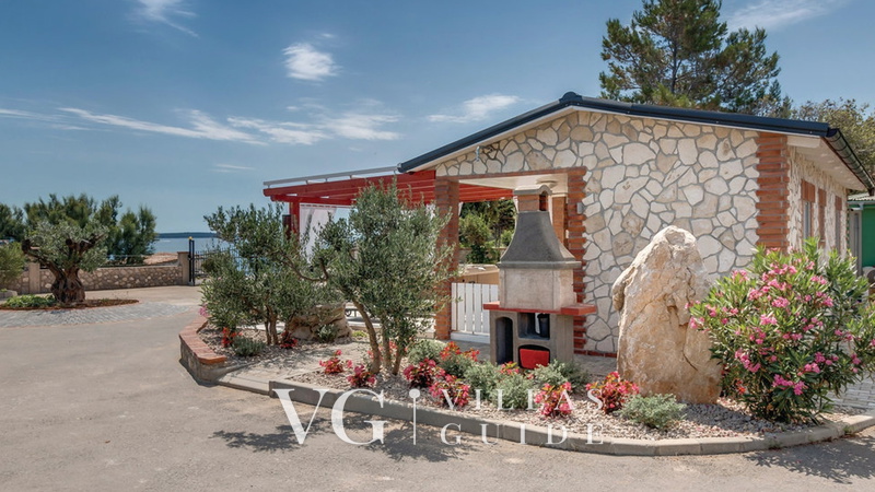 Villa Gabrijela beachfront&pool&whirpool