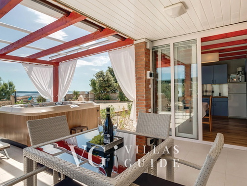 Villa Gabrijela beachfront&pool&whirpool