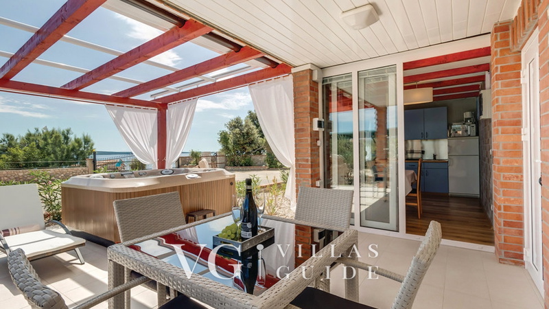 Villa Gabrijela beachfront&pool&whirpool