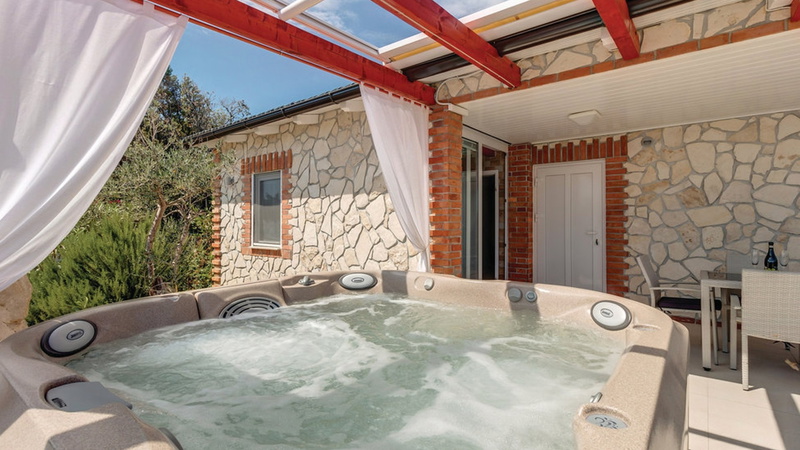 Villa Gabrijela beachfront&pool&whirpool