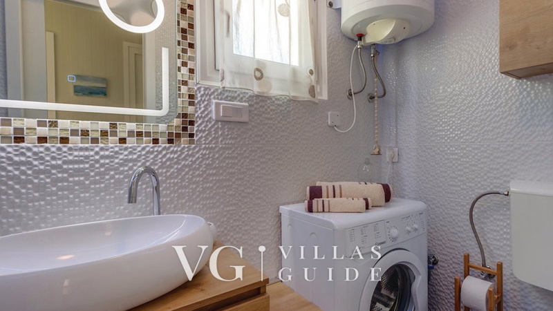 Villa Gabrijela beachfront&pool&whirpool Bagno