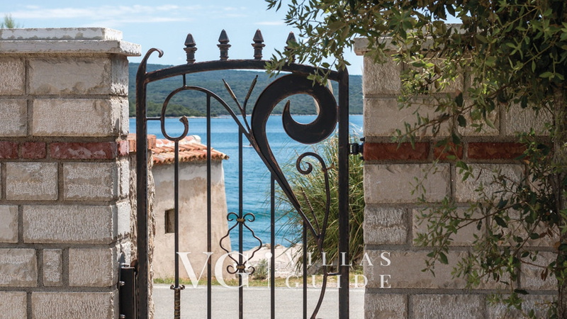 Villa Gabrijela beachfront&pool&whirpool