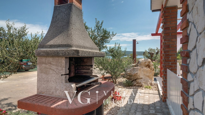 Villa Gabrijela beachfront&pool&whirpool