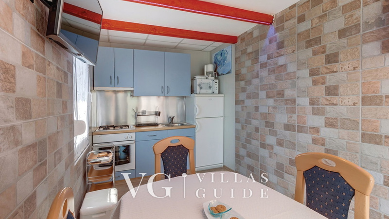 Villa Gabrijela beachfront&pool&whirpool Cucina