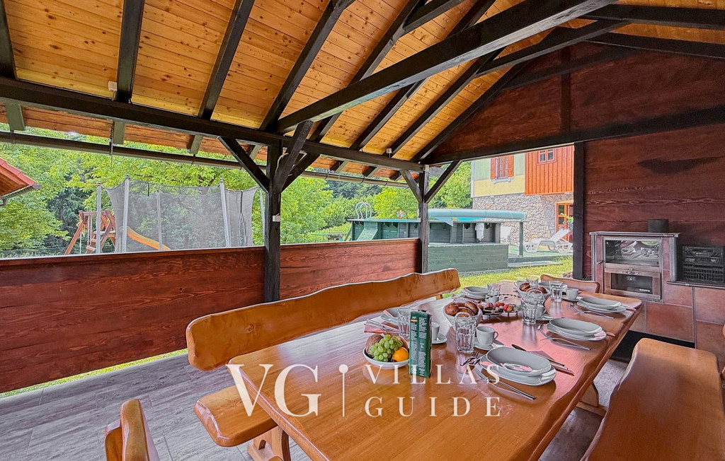 House Toni Contenuto aggiuntivo