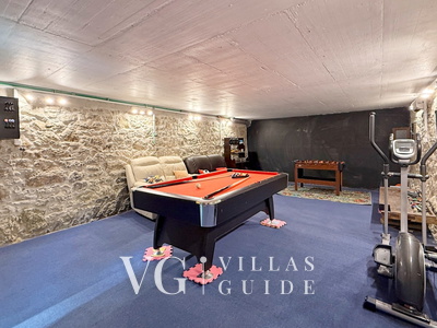 House Toni Additional content