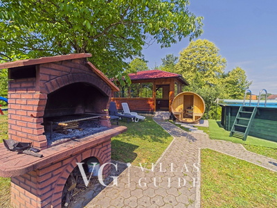 House Kiki Additional content