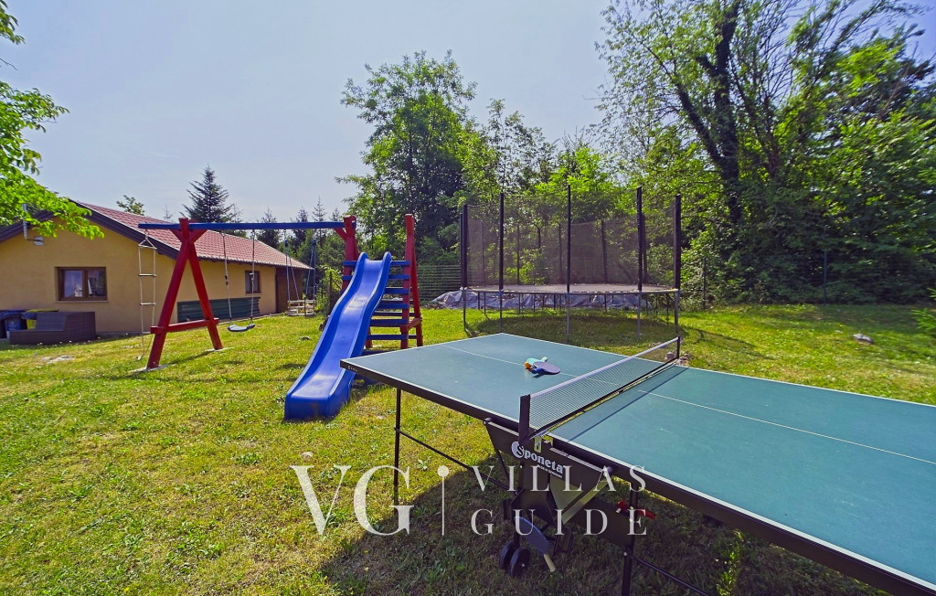 House Kiki Additional content