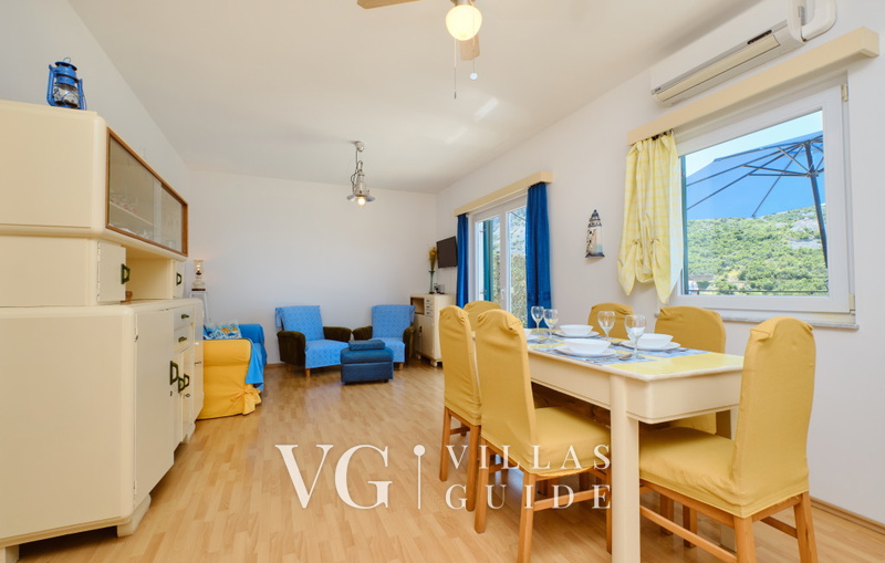 Villa House Vissum with pool&sea view Living room