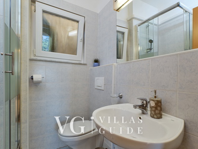 Villa House Vissum with pool&sea view Bathroom