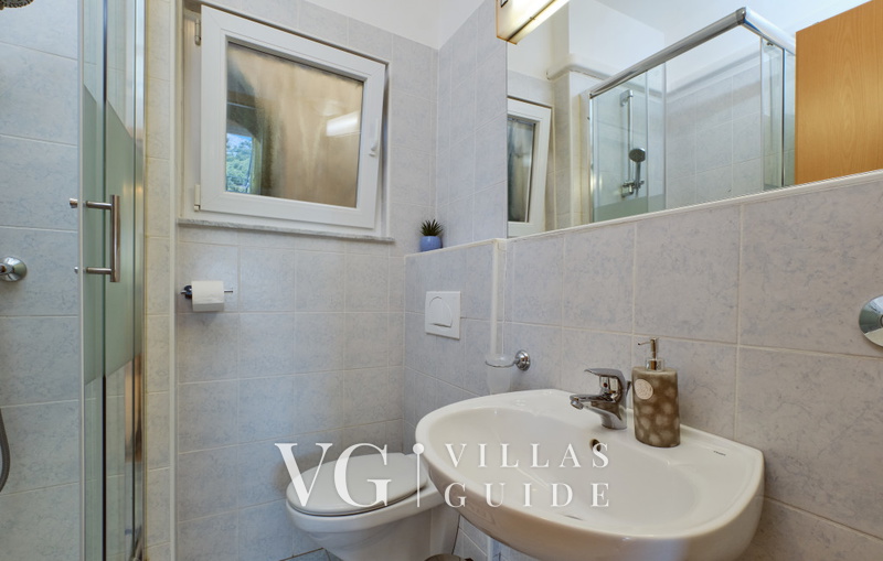 Villa House Vissum with pool&sea view Bathroom