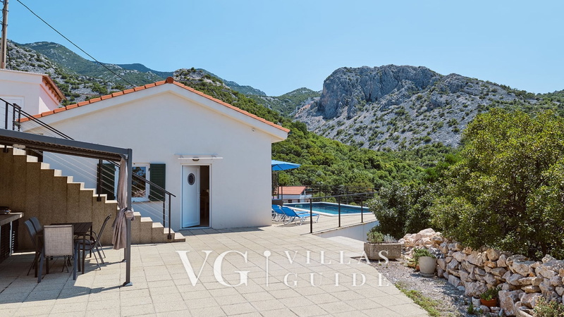 Villa House Vissum with pool&sea view Garten und Außenbereich