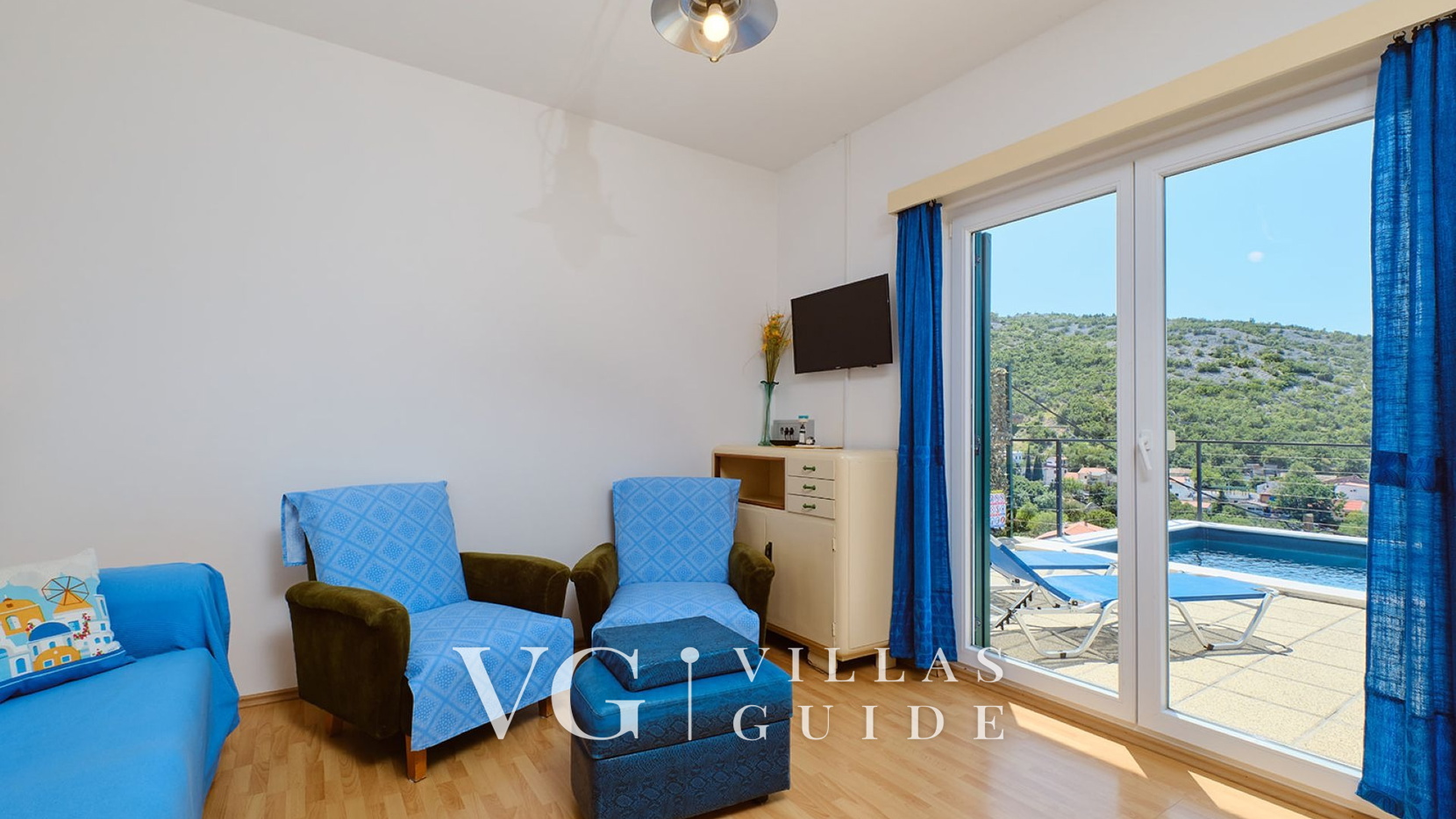 Villa House Vissum with pool&sea view Wohnzimmer