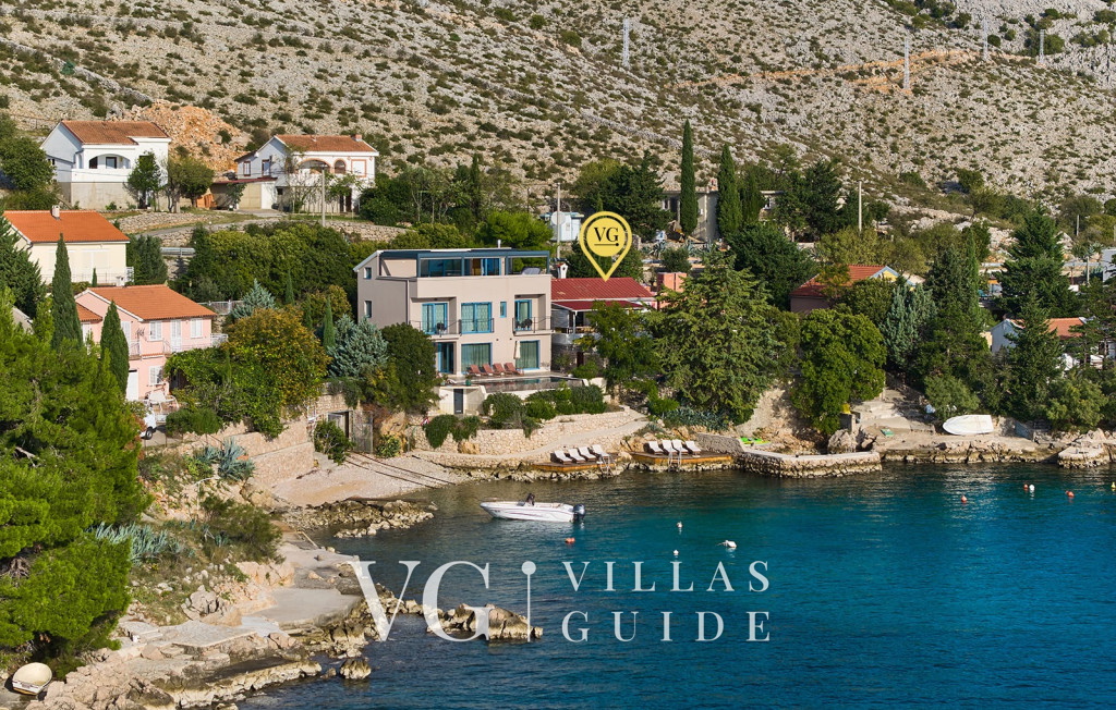 Villa Hemingway beachfront Garden and property exterior