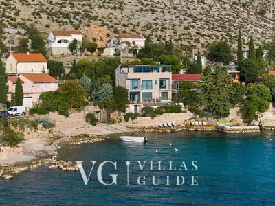 Villa Hemingway beachfront Garden and property exterior