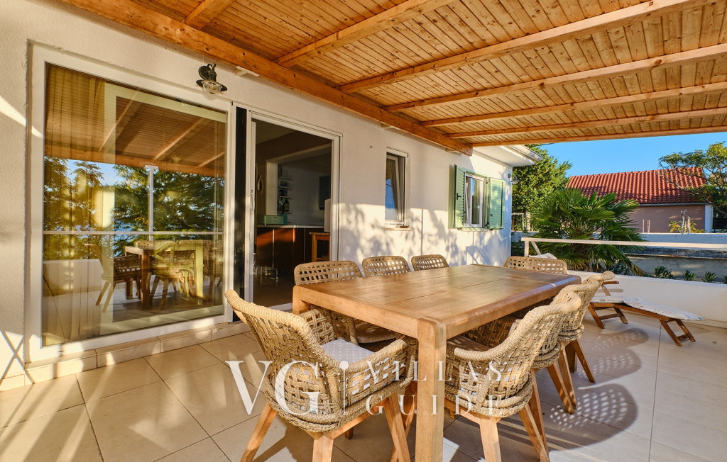 Villa Hemingway beachfront Garden and property exterior