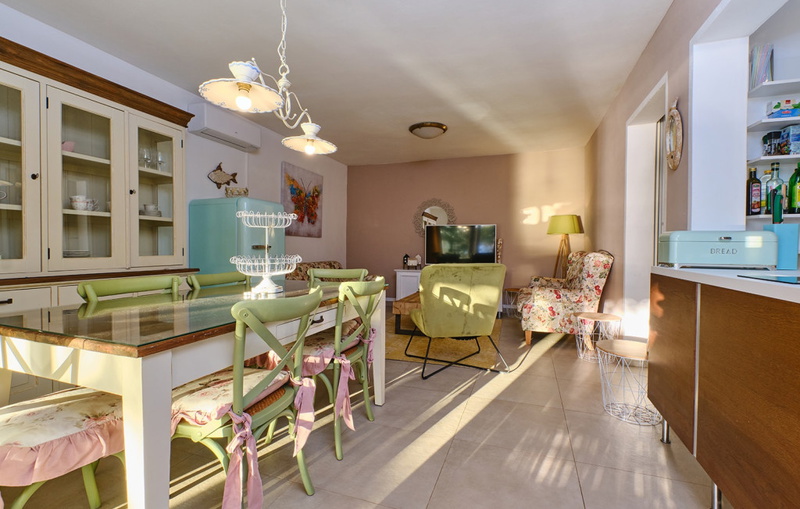 Villa Hemingway beachfront&private sundeck