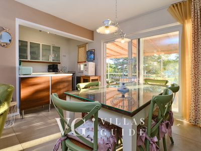 Villa Hemingway beachfront Living room
