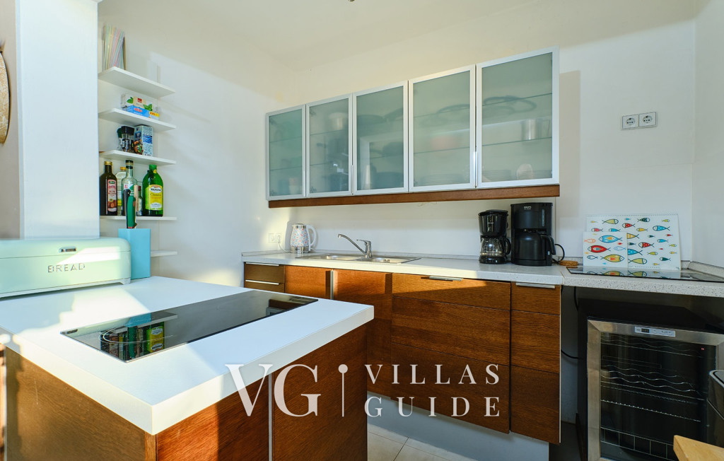 Villa Hemingway beachfront Kitchen