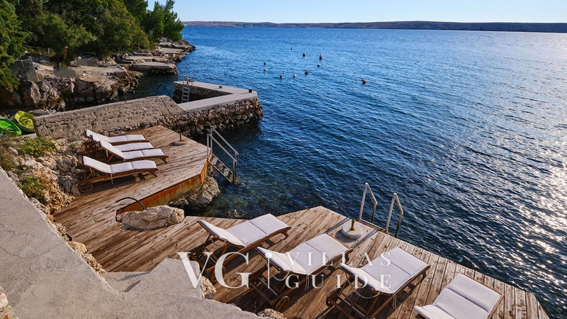 Villa Hemingway beachfront&private sundeck