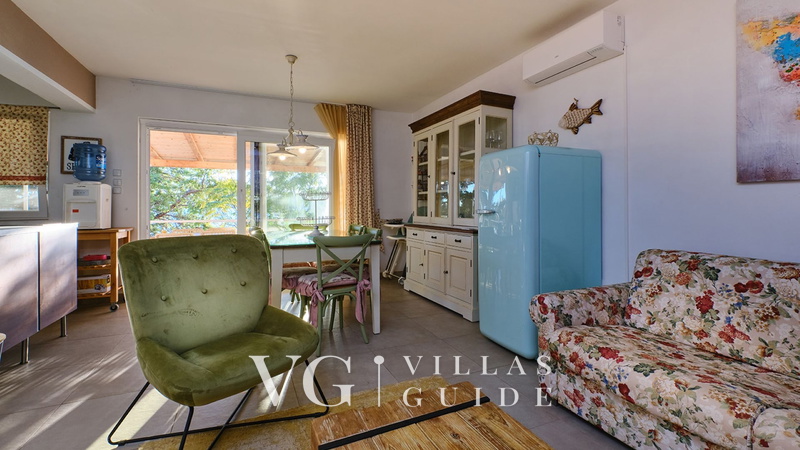 Villa Hemingway beachfront&private sundeck Living room