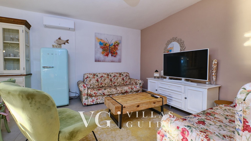 Villa Hemingway beachfront&private sundeck Living room