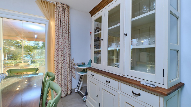 Villa Hemingway beachfront&private sundeck