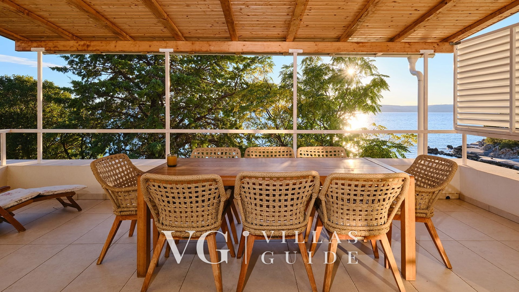 Villa Hemingway beachfront&private sundeck