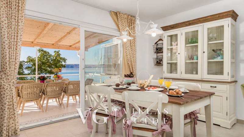 Villa Hemingway beachfront&private sundeck