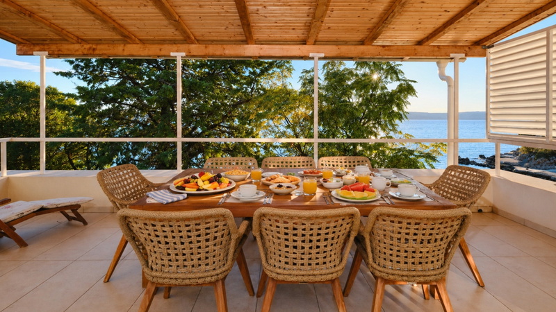 Villa Hemingway beachfront&private sundeck