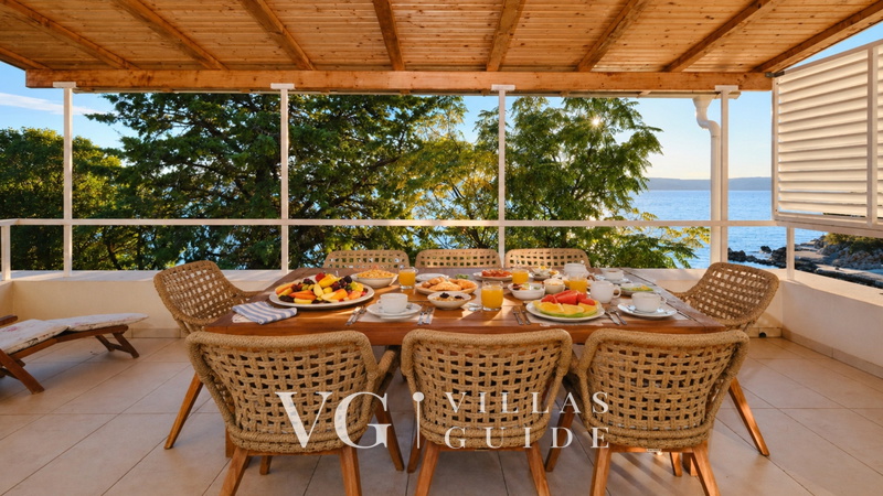 Villa Hemingway beachfront&private sundeck